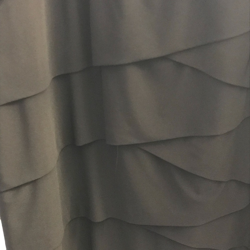 Ladies Semi-formal Dress w/Pearl Accents Sz 20W - Picture 3 of 3